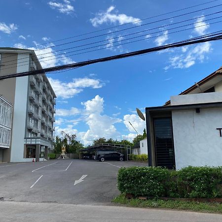 Tai-Shan Suites Ratchaburi Exteriör bild