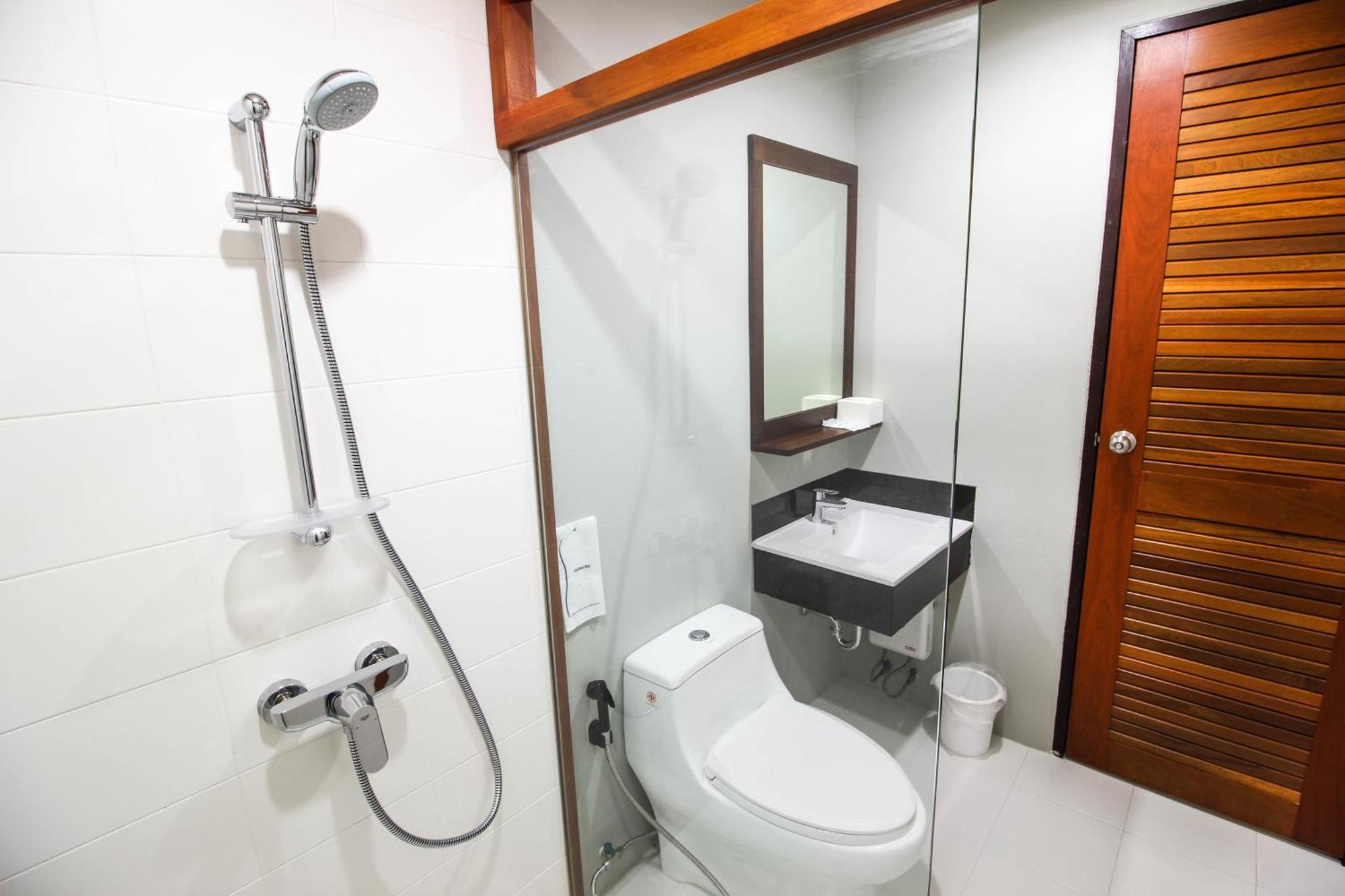 Tai-Shan Suites Ratchaburi Rum bild