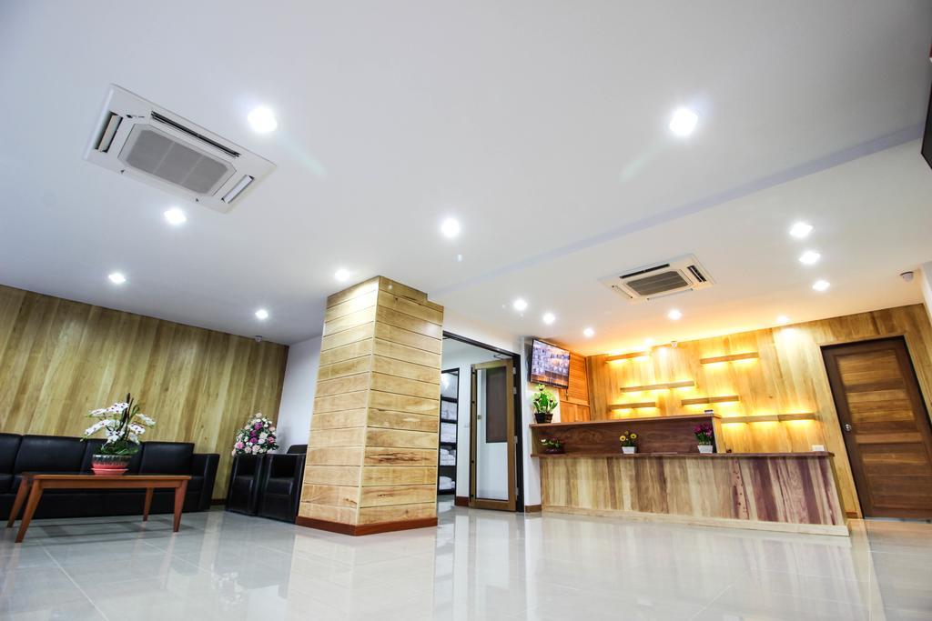 Tai-Shan Suites Ratchaburi Exteriör bild