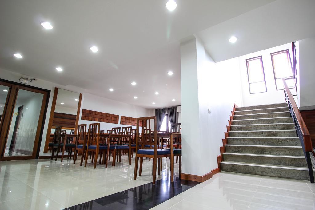 Tai-Shan Suites Ratchaburi Exteriör bild