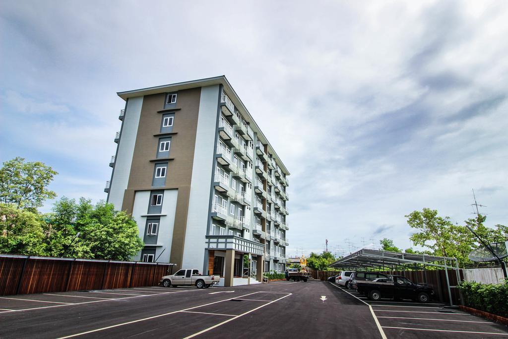 Tai-Shan Suites Ratchaburi Exteriör bild