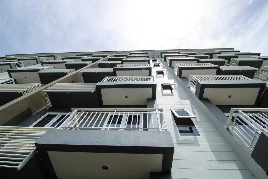 Tai-Shan Suites Ratchaburi Exteriör bild